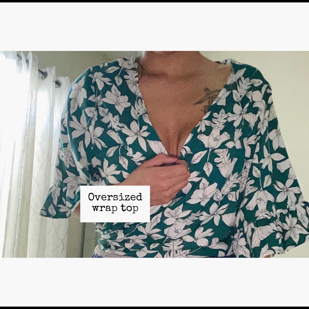 Sold.Tropical vacation wrap top 🌿